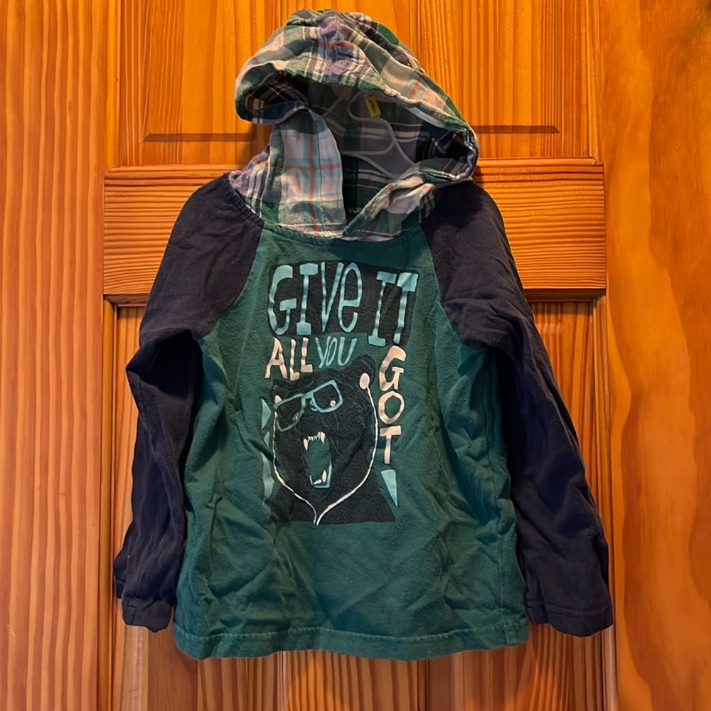 Little boys size XS/3 long sleeve shirt w/hoodie and bear w/ earbuds by fabkids.